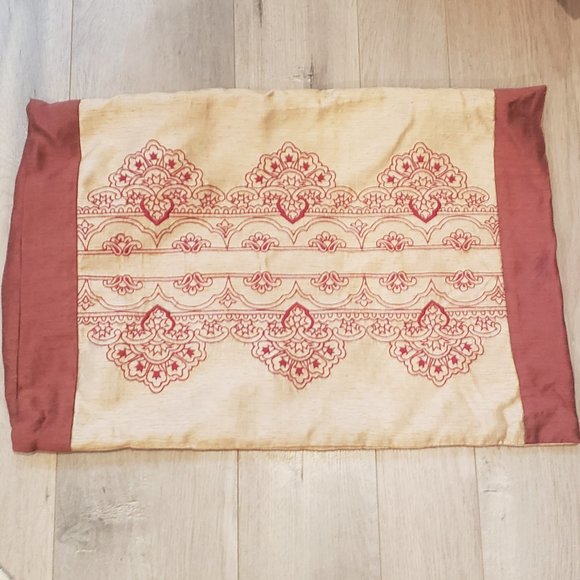 Nicole Miller Embroidered Faux Satin Pillow Cover 20" x 14" EUC - Picture 1 of 7